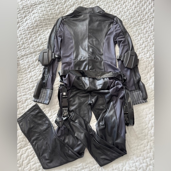 Black Widow children’s Halloween costume - Picture 2 of 4